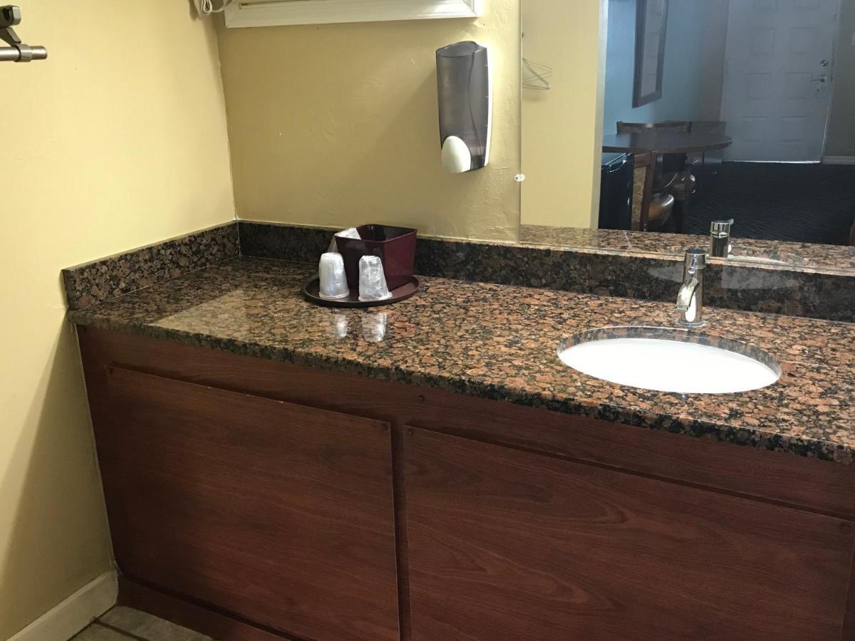 Immokalee Inn Bagian luar foto