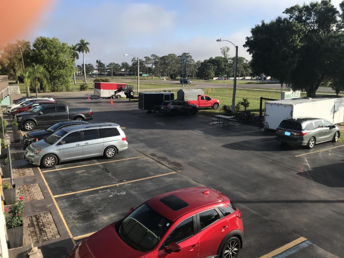 Immokalee Inn Bagian luar foto